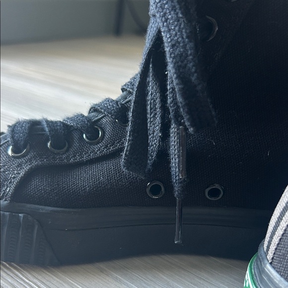 P.F. Flyers - Picture 10 of 11